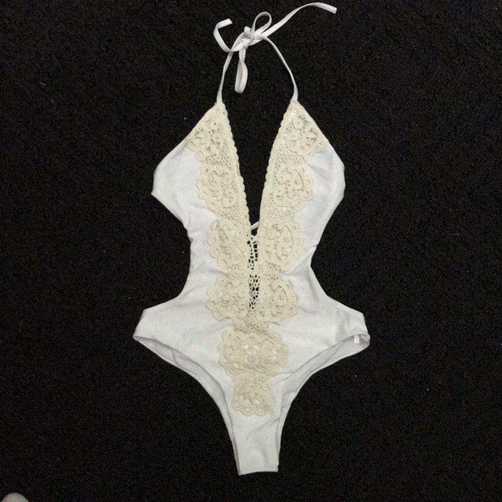 One piece cutout bathing suit